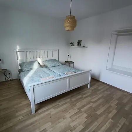 Comfortable With Balcony בוכום